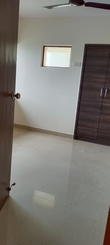 Room in 3 BHK Apartment at Runwal Garden City, Balkum Pada – for Sale