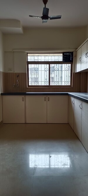 Room in 3 BHK Apartment at Runwal Garden City, Balkum Pada – for Sale