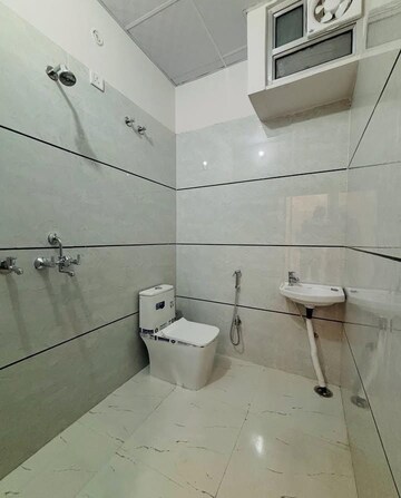 Bathroom in 2.5 BHK Builder Floor at Sector 30 – for Sale