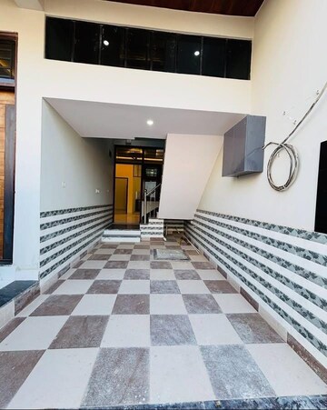 Kitchen in 2.5 BHK Builder Floor at Sector 30 – for Sale