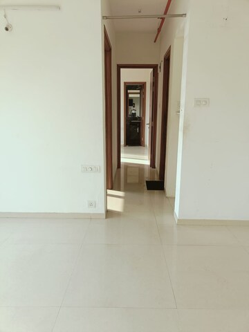 Room in 2 BHK Apartment at Kalpataru The Sunrise, Kolshet Road – for Sale