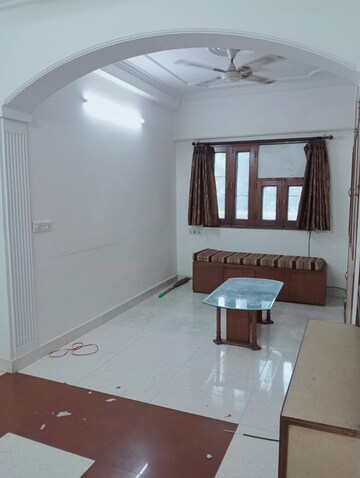 Living Room in 2 BHK Apartment at Patparganj – for Rent