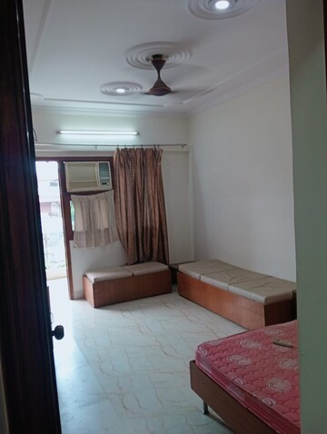 Furnished Amenities in 2 BHK Apartment at Patparganj – for Rent