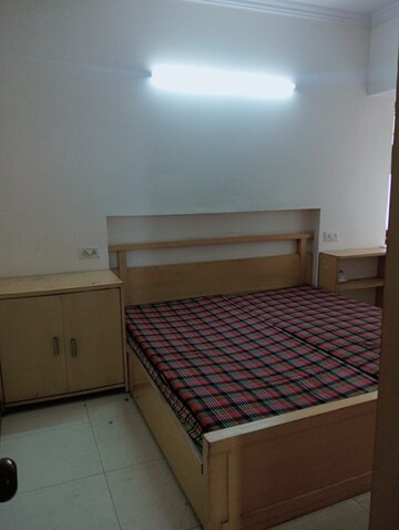 Room in 2 BHK Apartment at Patparganj – for Rent