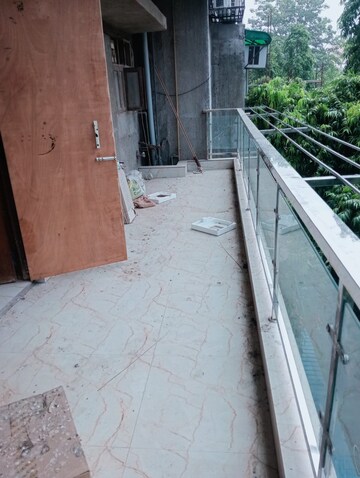 Balcony in 2 BHK Apartment at Patparganj – for Rent