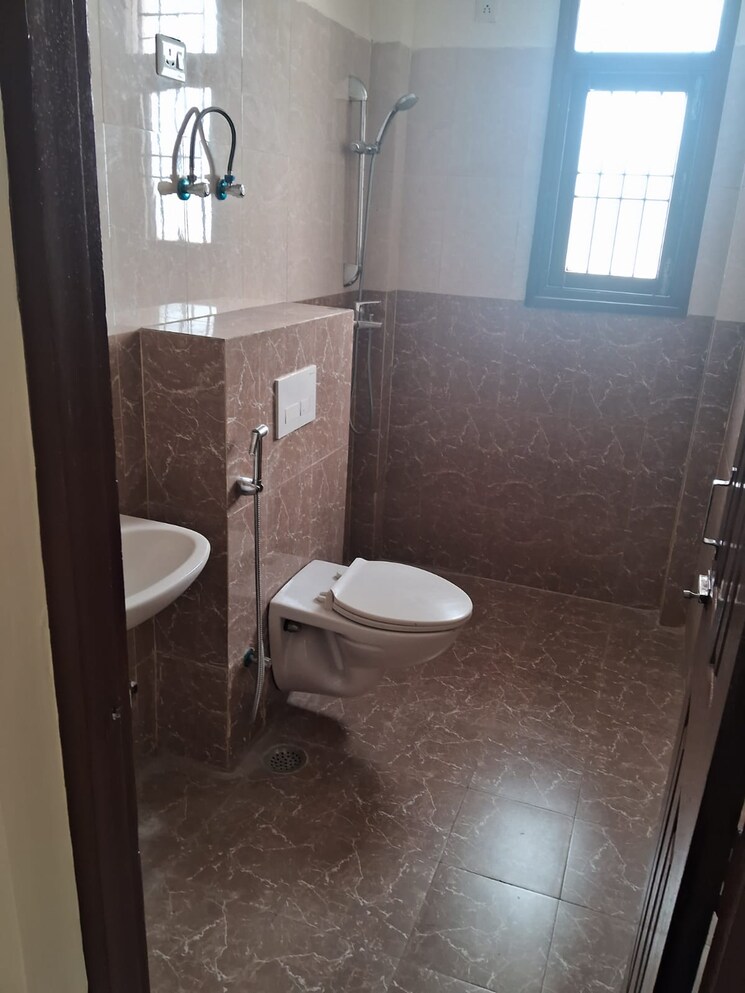 Bathroom, wave-dream-homes 1 Bedroom 578 Sq.Ft. Apartment In Wave City Ghaziabad 8949086