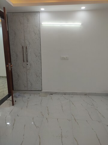 Room in 2 BHK Builder Floor at Panchsheel Vihar – for Rent