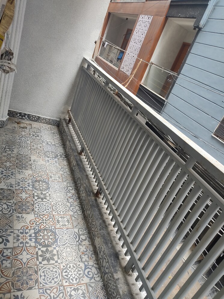 Balcony, panchsheel vihar 2 Bedroom 75 Sq.Yd. Builder Floor In Panchsheel Vihar Delhi 8949105