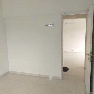 Room in 1 BHK Apartment at Godrej Hillside, Mahalunge – for Rent