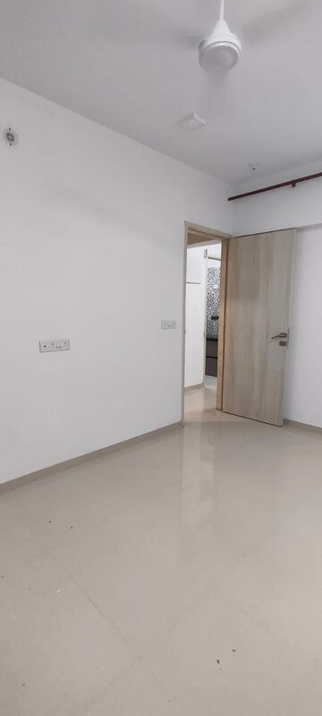 3 BHK Apartment For Rent in LnT Crescent Bay T5, Parel
