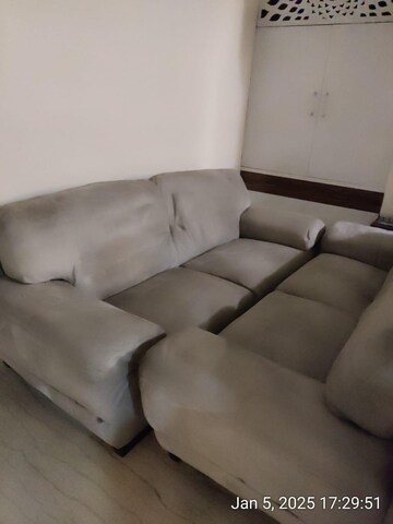 Bedroom in 3 BHK Apartment at Sector 15 – for Rent