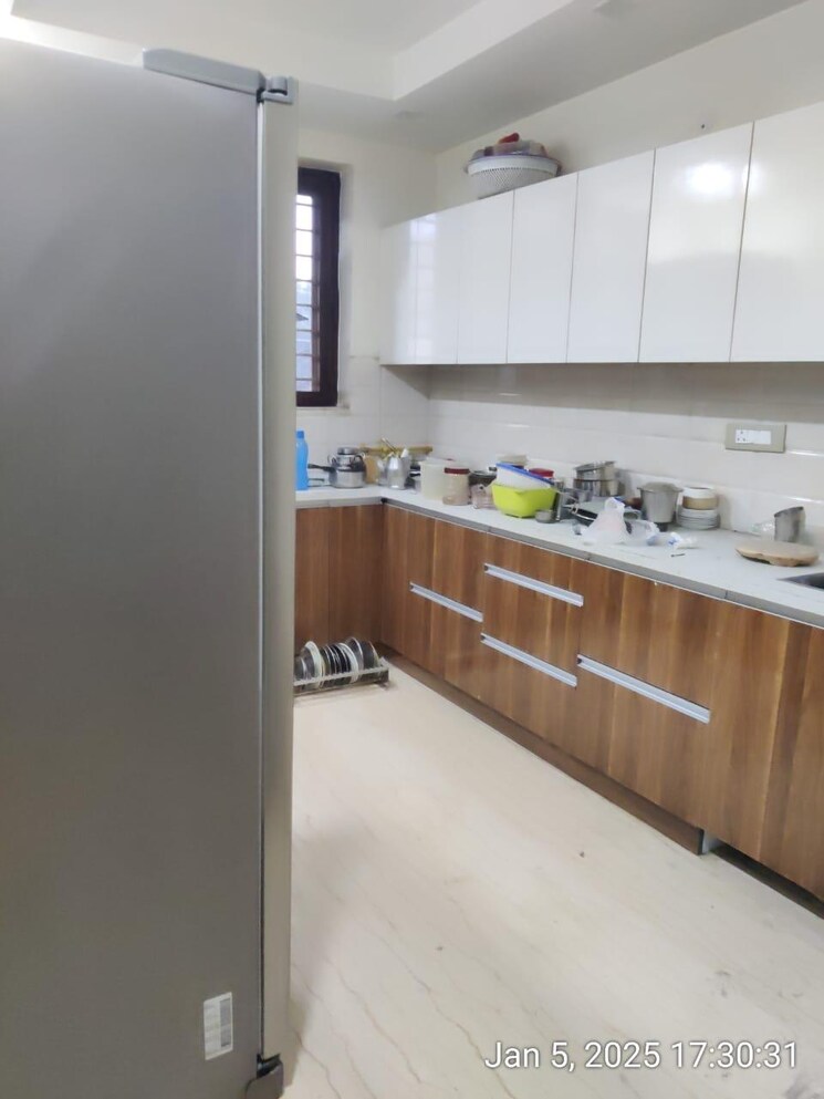 Kitchen, sector 15 3 Bedroom 300 Sq.Yd. Apartment In Sector 15 Faridabad 8949141