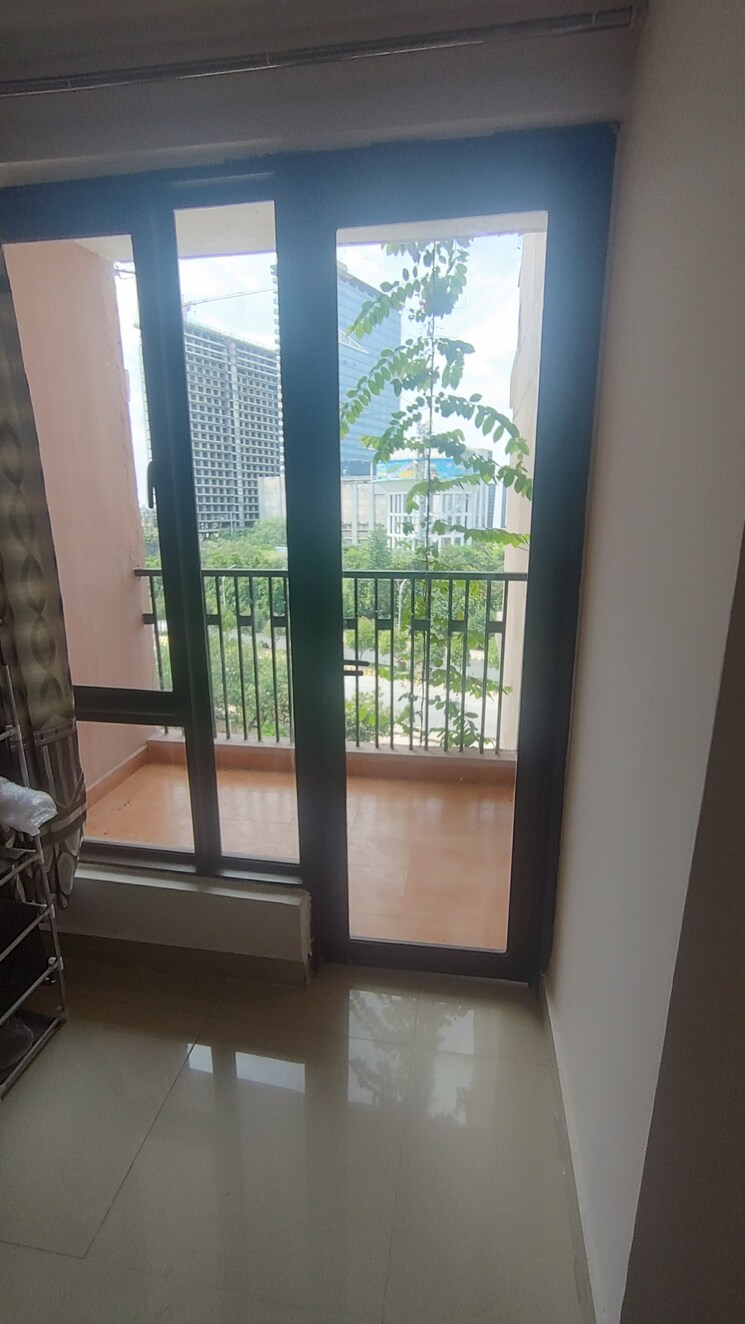 Balcony, logix-blossom-county 2.5 Bedroom 1418 Sq.Ft. Apartment In Sector 137 Noida 8949173