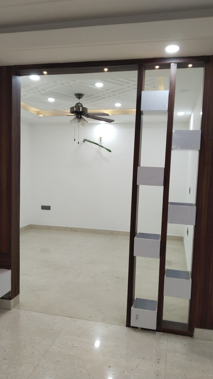 Room, era-green-world 3 Bedroom 250 Sq.Yd. Builder Floor In Sector 8 Faridabad 8949183