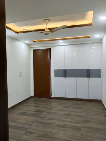 Room in 3 BHK Builder Floor at ERA Green World, Sector 8 – for Sale