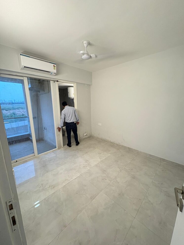 Room, signature-global-city 3 Bedroom 1440 Sq.Ft. Apartment In Sector 37d Gurgaon 8949208