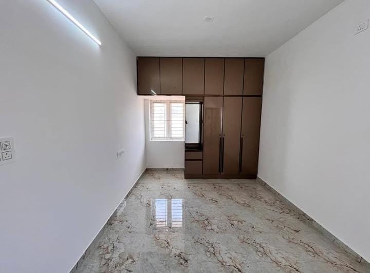 3 BHK + Pooja Room,Servant Room,Extra Room Builder Floor For Sale in Building Floor 