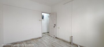 Room in 2 BHK Apartment at Brindavan CHS, Andheri East – for Rent