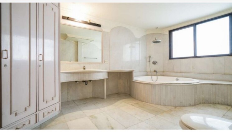 Attached Bathroom, new friends colony 6+ Bedroom 511 Sq.Yd. Independent House In New Friends Colony Delhi 8949252