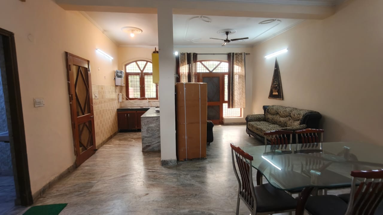 2 BHK Builder Floor For Rent in Ansal Plaza Sector-23