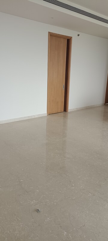 Room in 3 BHK Apartment at Forum Serendipity, Bandra Kurla Complex – for Rent