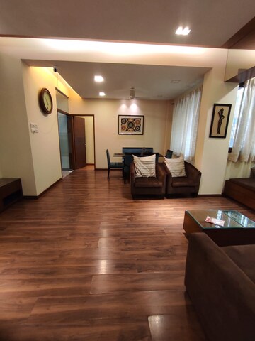Parking in 3 BHK Apartment at Hillslope CHS, Pali Hill – for Rent