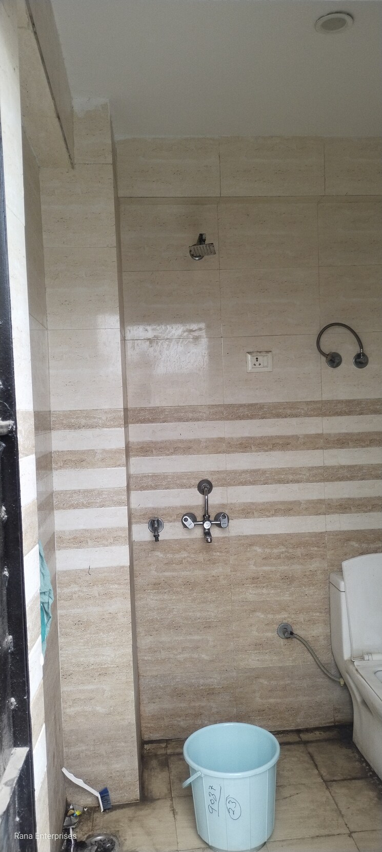 Bathroom, sai-kunj-new-palam-vihar 1 RK 350 Sq.Ft. Builder Floor In New Palam Vihar Phase 3 Gurgaon 8949335