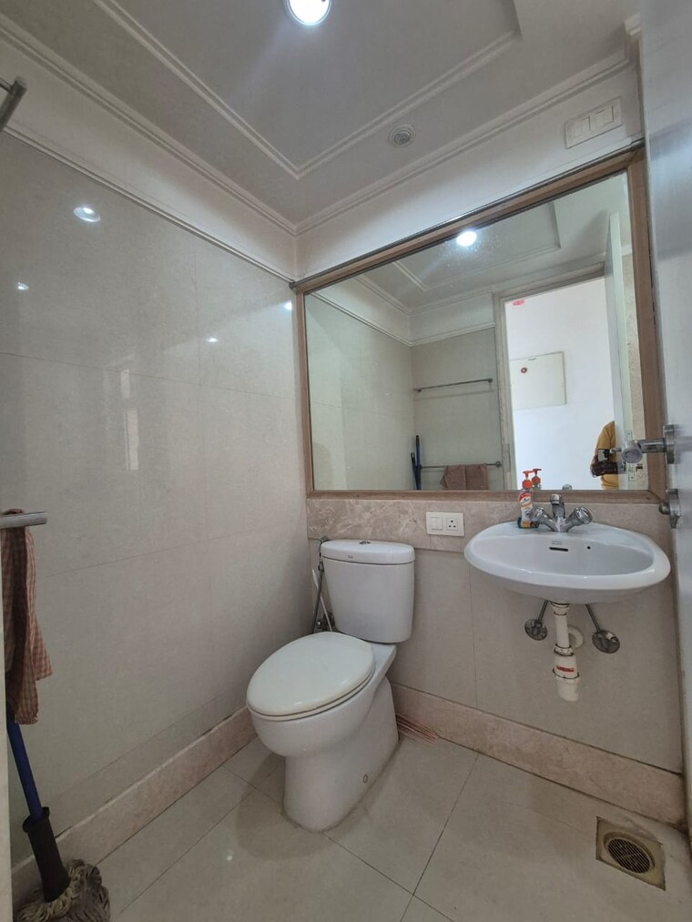Bathroom, heranadani-meadows-gemini 3 Bedroom 1390 Sq.Ft. Apartment In Ghodbunder Road Thane 8949344