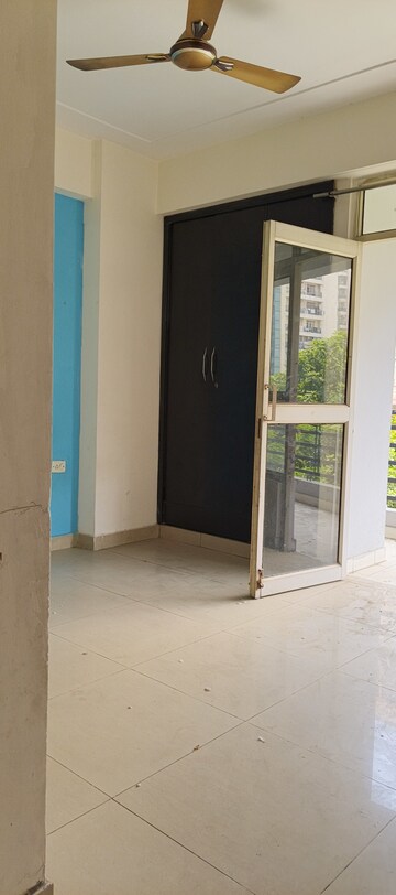 Room in 2 BHK Apartment at GH-7 Crossings Republik, Vijay Nagar – for Rent
