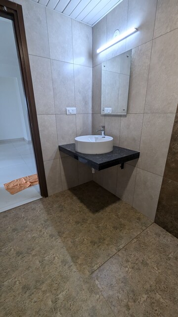 Bathroom in 2.5 BHK Apartment at Prestige Tranquil, Kokapet – for Rent