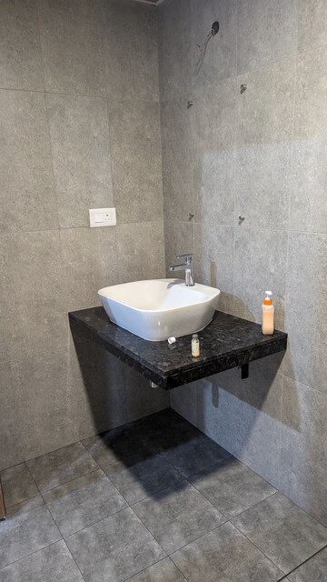 Master Bedroom in 2.5 BHK Apartment at Prestige Tranquil, Kokapet – for Rent