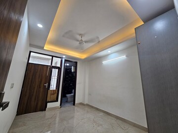 Room in 2 BHK Builder Floor at Saket – for Rent