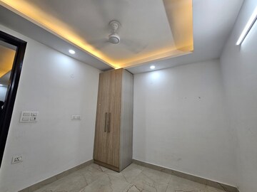 Room in 2 BHK Builder Floor at Saket – for Rent