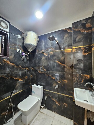 Master Bedroom in 2 BHK Builder Floor at Saket – for Rent