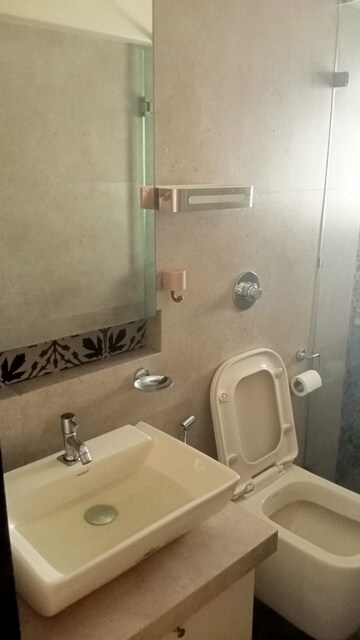 Master Bedroom in 1 BHK Apartment at Manju Mahal Apartment, Pali Hill – for Rent