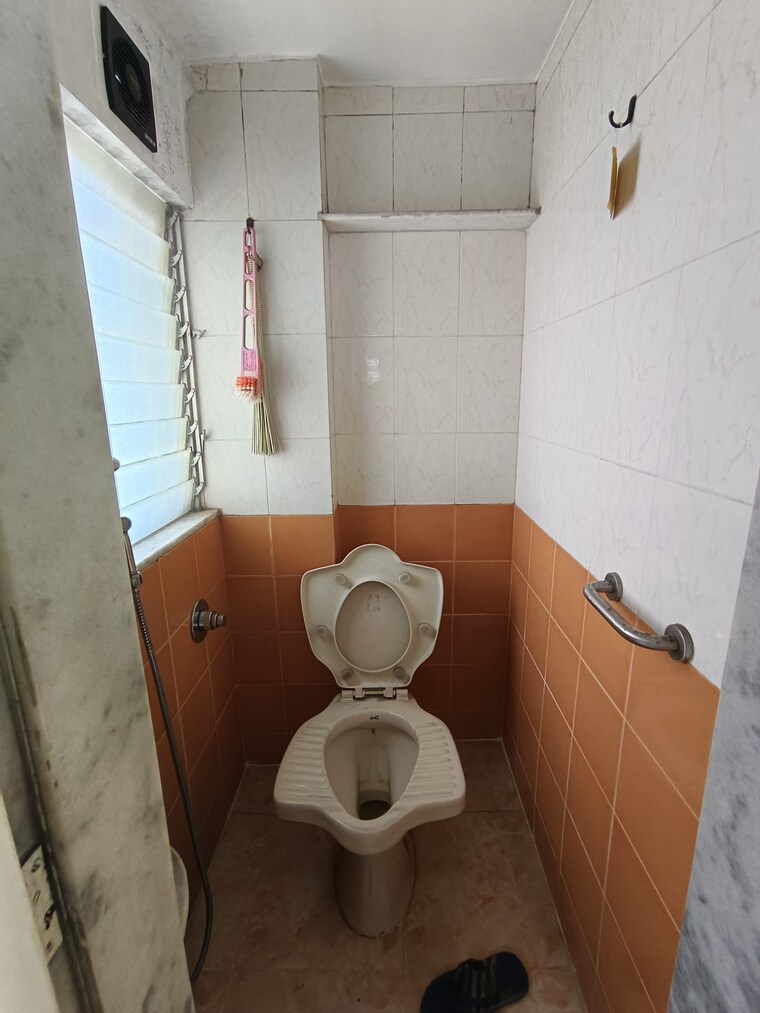 Bathroom, colaba 1 Bedroom 470 Sq.Ft. Apartment In Colaba Mumbai 8949418