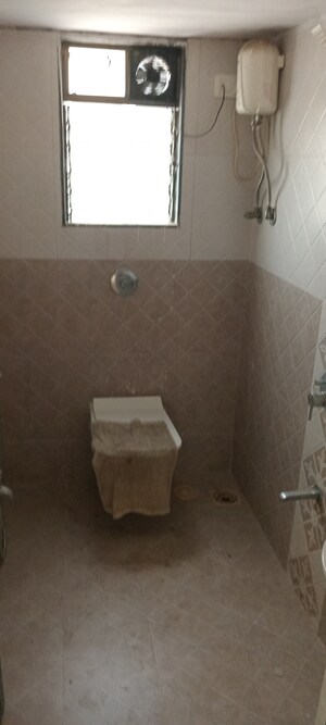 Bathroom in 2 BHK Apartment at Platinum Tower 1, Andheri West – for Sale