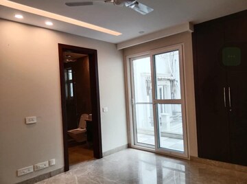 Room in 4 BHK Builder Floor at Boutique Residential Apartments A-4 1, Vasant Vihar – for Rent
