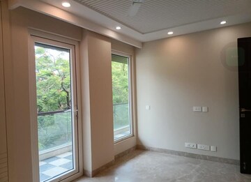 Room in 4 BHK Builder Floor at Boutique Residential Apartments A-4 1, Vasant Vihar – for Rent