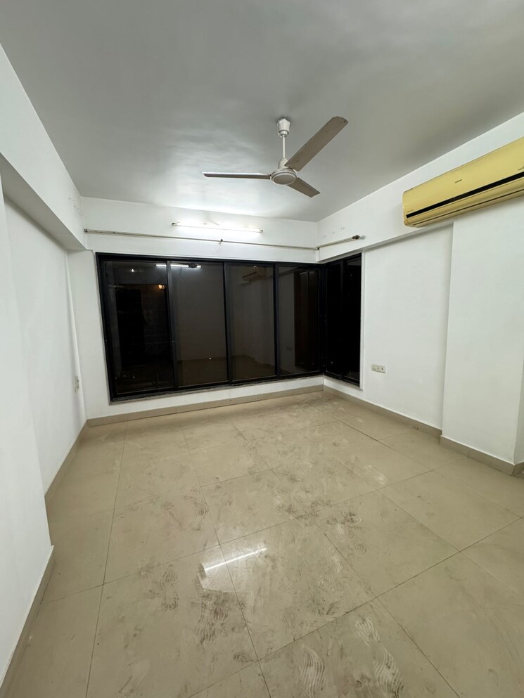 Room, sindhi-society 3 Bedroom 1300 Sq.Ft. Apartment In Chembur Mumbai 8949429