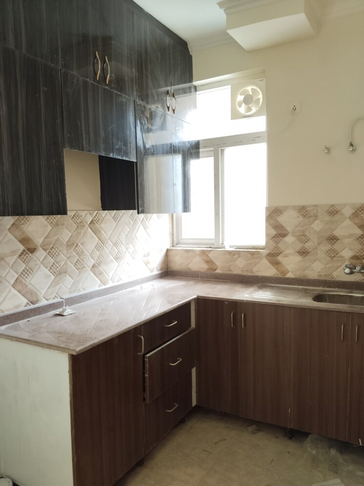 Kitchen, amrapali-leisure-park 3 Bedroom 1145 Sq.Ft. Apartment In Amrapali Leisure Valley Greater Noida 8949451