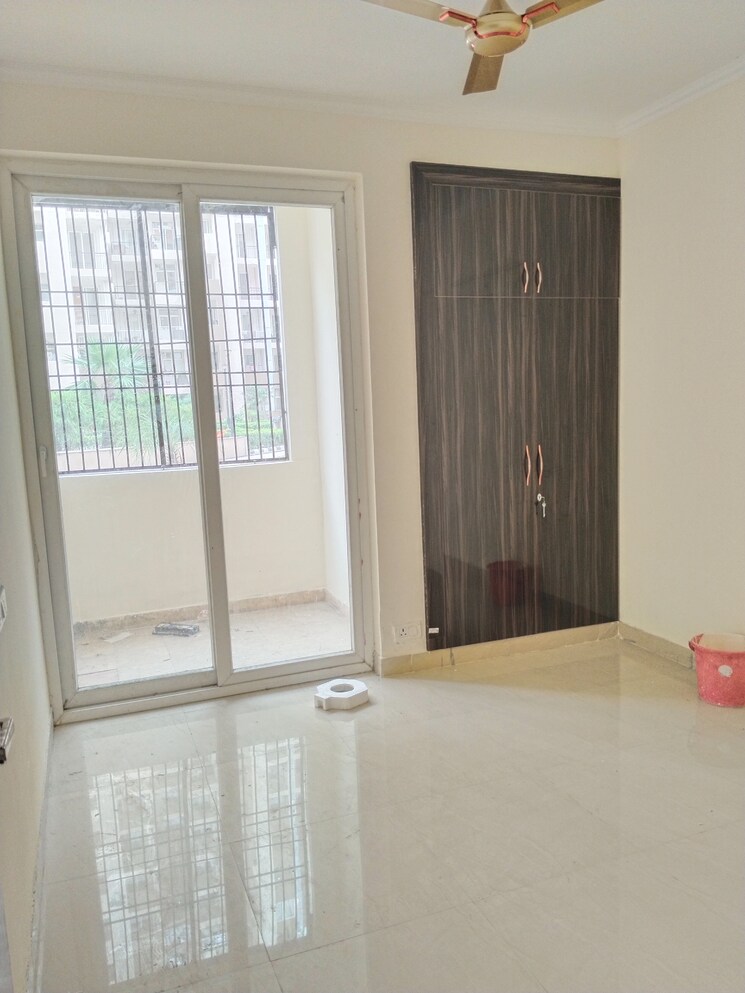 Room, amrapali-leisure-park 3 Bedroom 1145 Sq.Ft. Apartment In Amrapali Leisure Valley Greater Noida 8949451