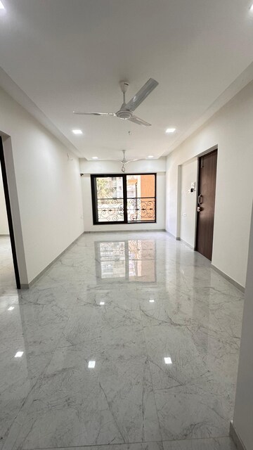 Room in 2 BHK Apartment at JPV Pratap Elegance, Vile Parle West – for Rent