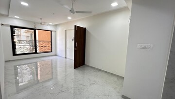 Room in 2 BHK Apartment at JPV Pratap Elegance, Vile Parle West – for Rent