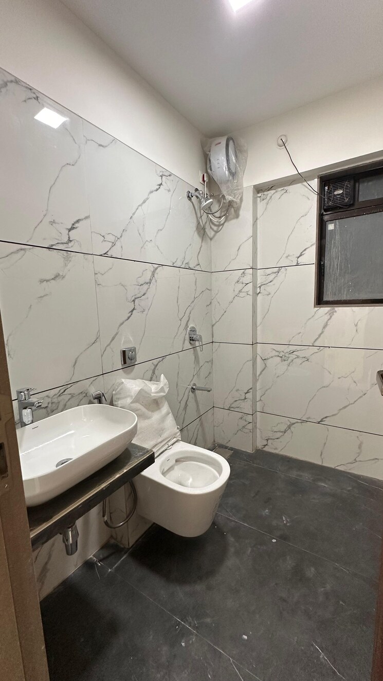 Bathroom, jpv-pratap-elegance 2 Bedroom 750 Sq.Ft. Apartment In Vile Parle West Mumbai 8949474