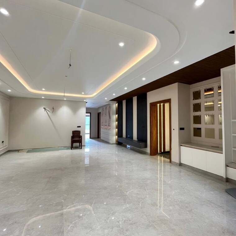 Room, sector 85 4 Bedroom 3150 Sq.Ft. Builder Floor In Sector 85 Faridabad 8949482