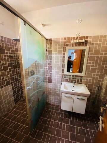 Bathroom in 2 BHK Villa at Sitapur Road – for Rent