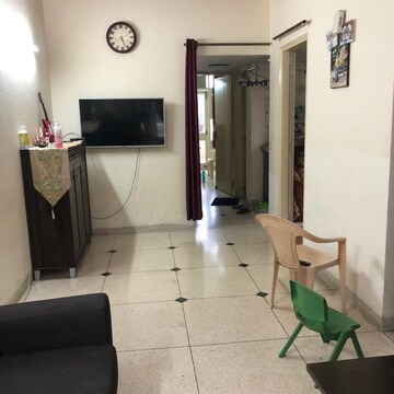 Living Room in 2 BHK Builder Floor at Unitech South City II, South City 2 – for Rent