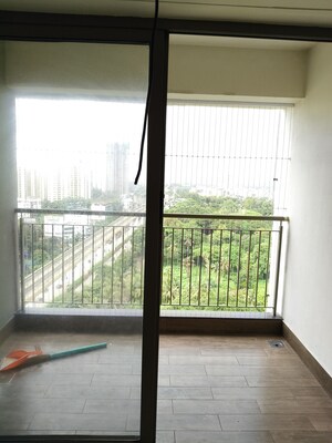 Room in 4 BHK Apartment at Kalpataru Paramount, Kapur Bawdi – for Sale