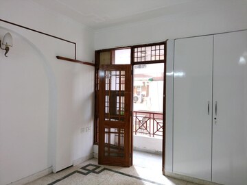 Room in 4 BHK Apartment at Sector 4 Dwarka – for Sale